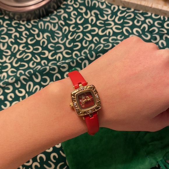 Dainty red oriental style watch - Picture 2 of 3